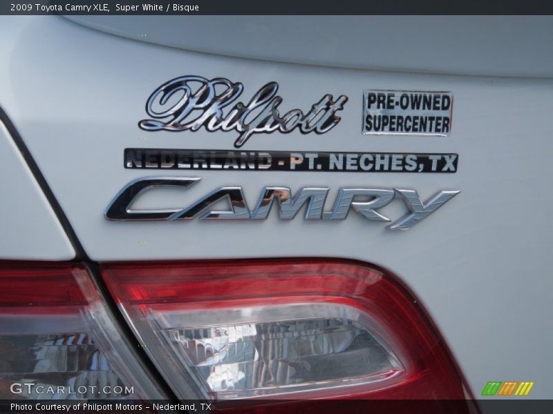 Super White / Bisque 2009 Toyota Camry XLE
