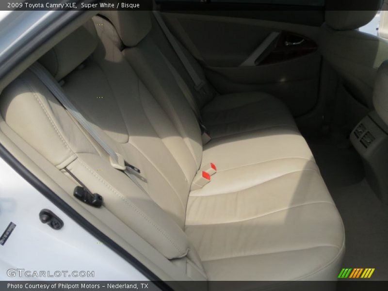 Super White / Bisque 2009 Toyota Camry XLE