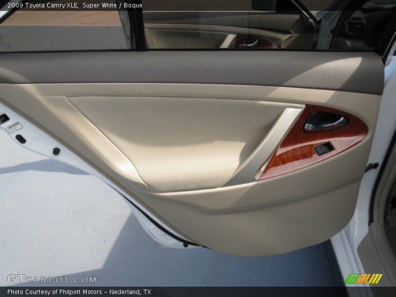 Super White / Bisque 2009 Toyota Camry XLE