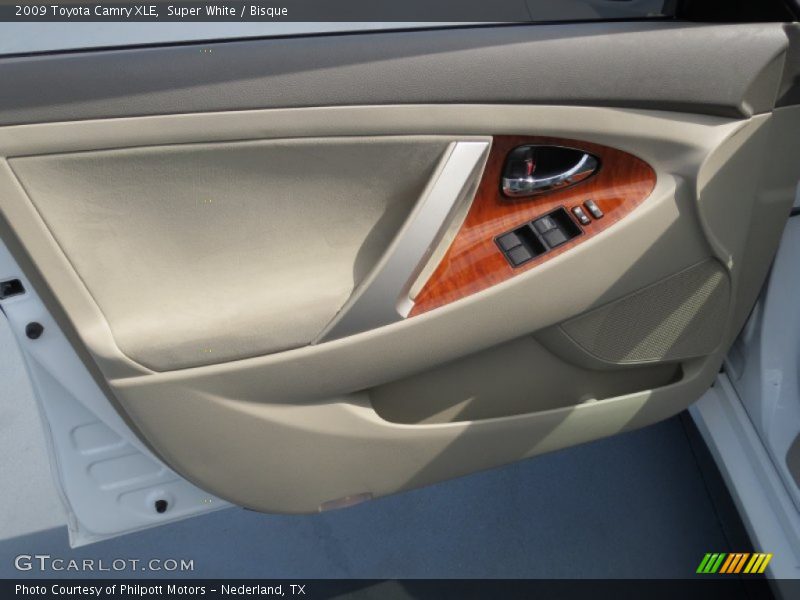 Super White / Bisque 2009 Toyota Camry XLE
