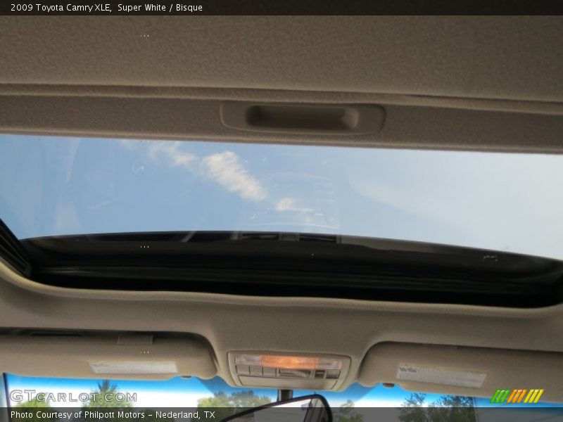Super White / Bisque 2009 Toyota Camry XLE
