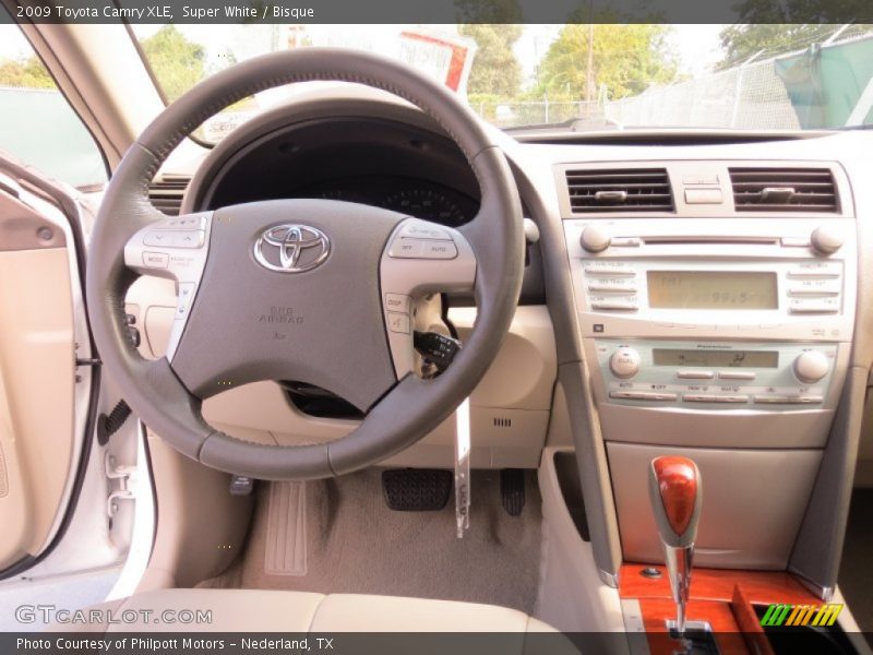 Super White / Bisque 2009 Toyota Camry XLE