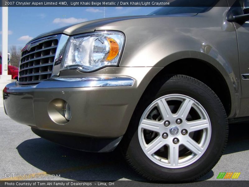 Light Khaki Beige Metallic / Dark Khaki/Light Graystone 2007 Chrysler Aspen Limited 4WD