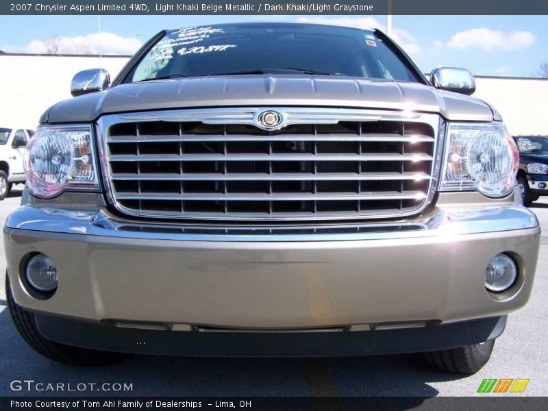 Light Khaki Beige Metallic / Dark Khaki/Light Graystone 2007 Chrysler Aspen Limited 4WD