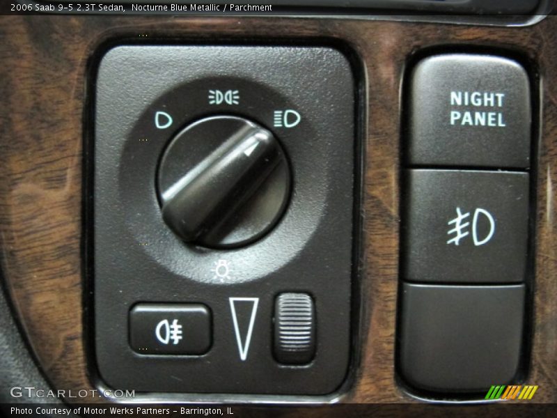 Controls of 2006 9-5 2.3T Sedan