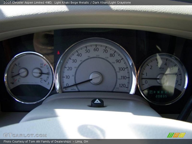 Light Khaki Beige Metallic / Dark Khaki/Light Graystone 2007 Chrysler Aspen Limited 4WD