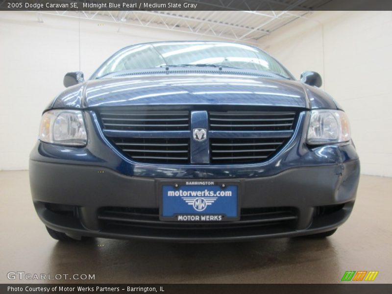 Midnight Blue Pearl / Medium Slate Gray 2005 Dodge Caravan SE