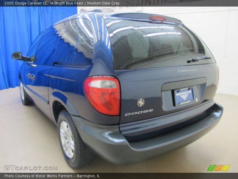 Midnight Blue Pearl / Medium Slate Gray 2005 Dodge Caravan SE