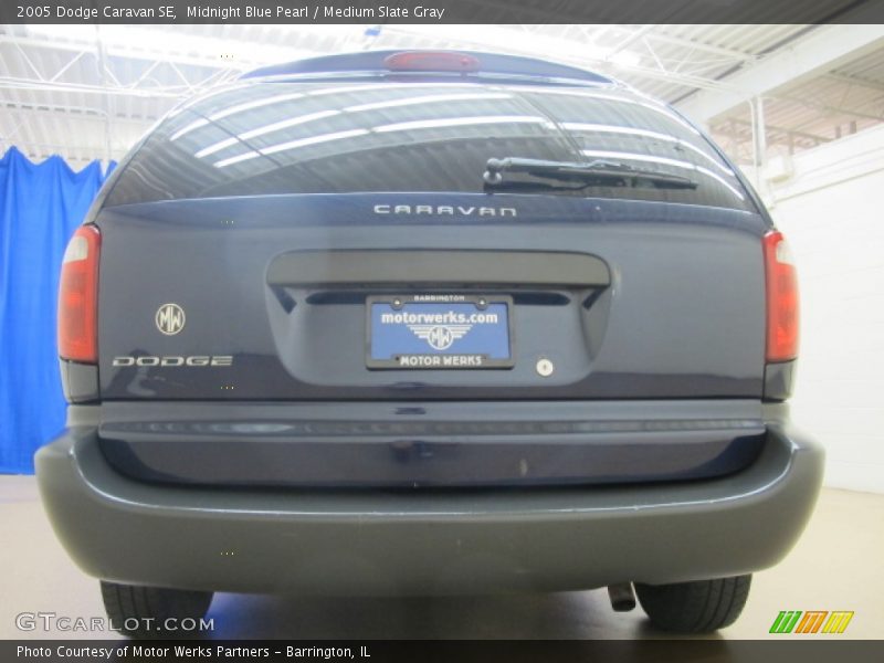 Midnight Blue Pearl / Medium Slate Gray 2005 Dodge Caravan SE