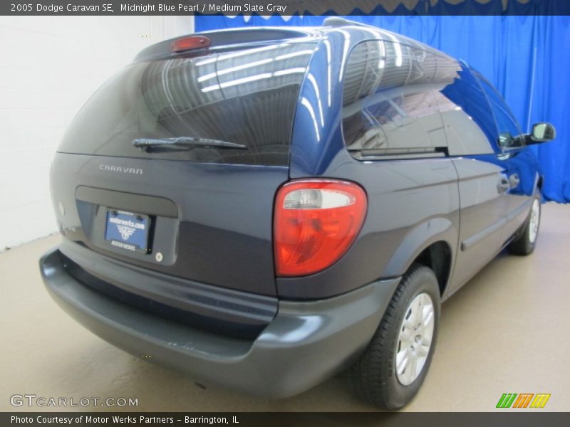 Midnight Blue Pearl / Medium Slate Gray 2005 Dodge Caravan SE