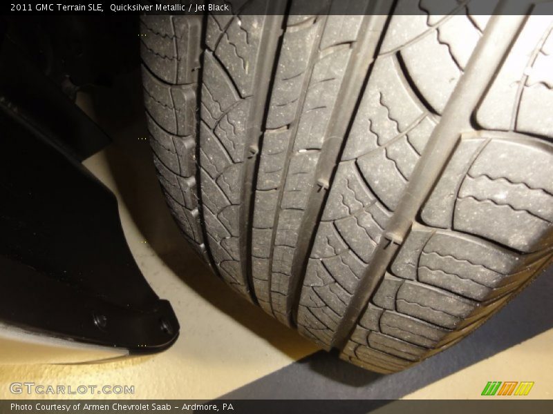 Quicksilver Metallic / Jet Black 2011 GMC Terrain SLE