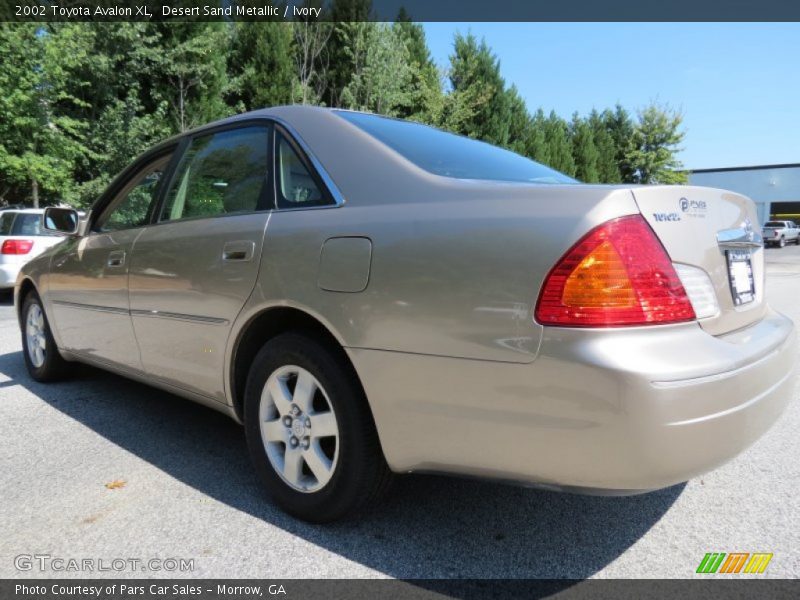 Desert Sand Metallic / Ivory 2002 Toyota Avalon XL