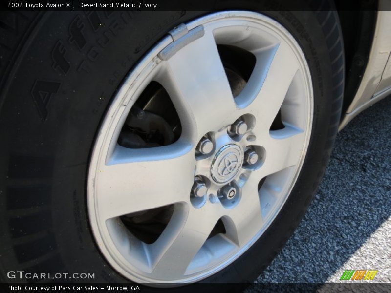 Desert Sand Metallic / Ivory 2002 Toyota Avalon XL