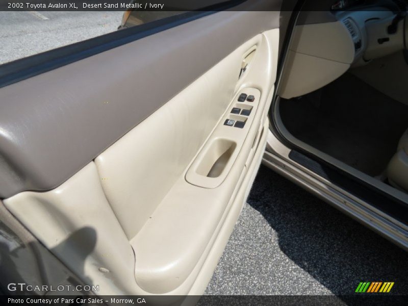 Desert Sand Metallic / Ivory 2002 Toyota Avalon XL