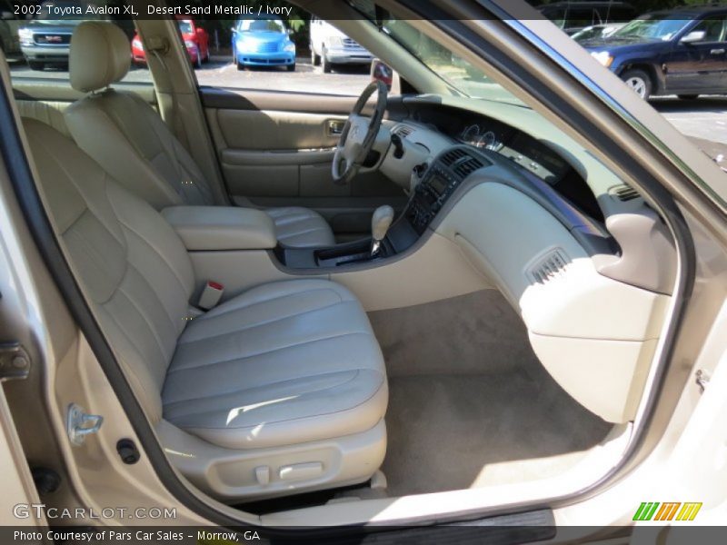 Desert Sand Metallic / Ivory 2002 Toyota Avalon XL