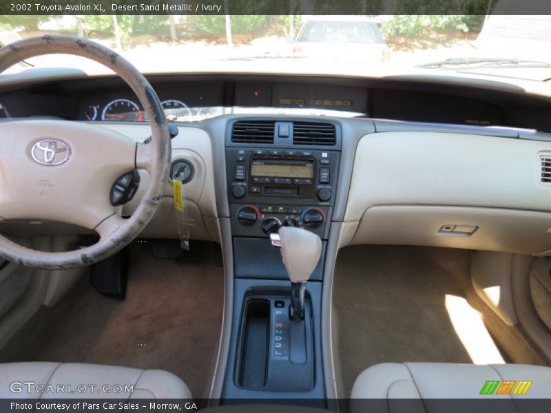 Desert Sand Metallic / Ivory 2002 Toyota Avalon XL
