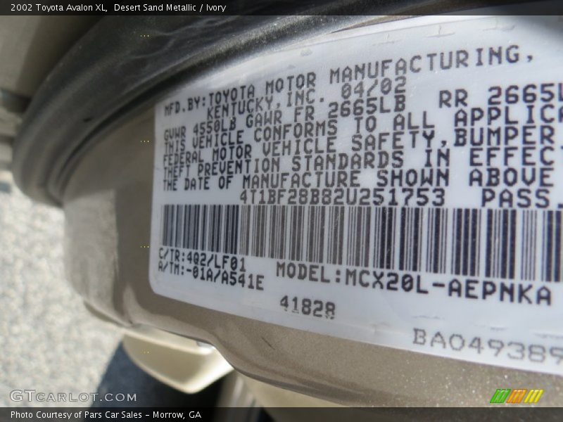 Desert Sand Metallic / Ivory 2002 Toyota Avalon XL