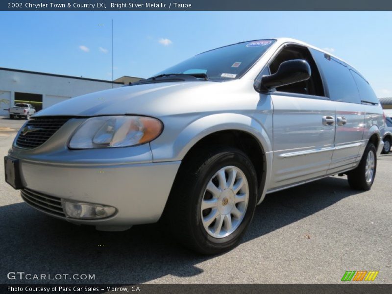 Bright Silver Metallic / Taupe 2002 Chrysler Town & Country LXi