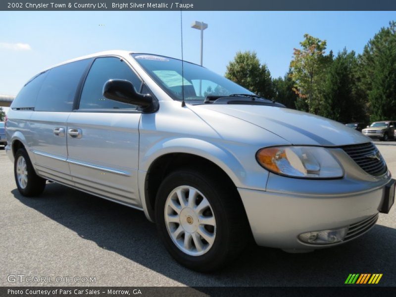 Bright Silver Metallic / Taupe 2002 Chrysler Town & Country LXi