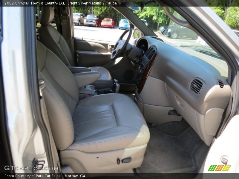 Bright Silver Metallic / Taupe 2002 Chrysler Town & Country LXi