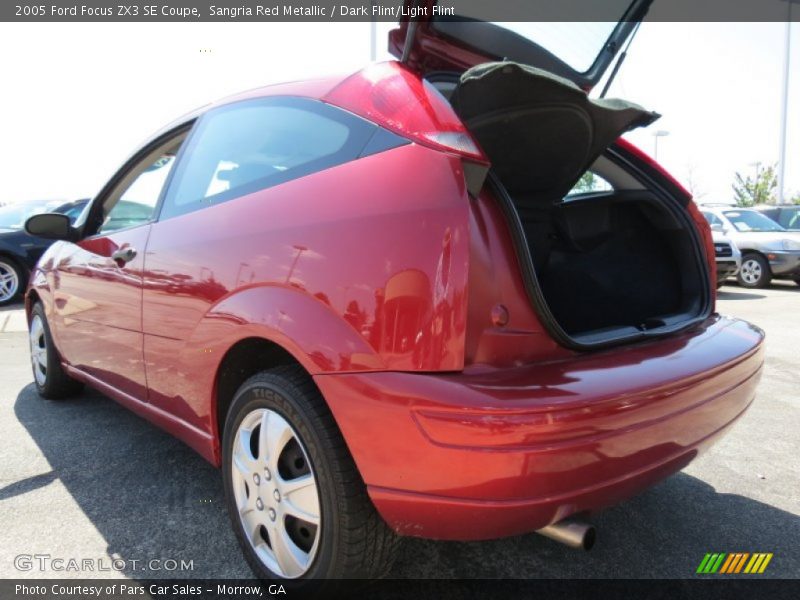 Sangria Red Metallic / Dark Flint/Light Flint 2005 Ford Focus ZX3 SE Coupe