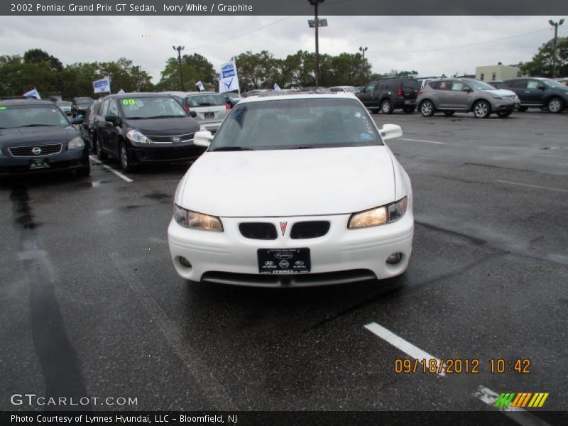 Ivory White / Graphite 2002 Pontiac Grand Prix GT Sedan