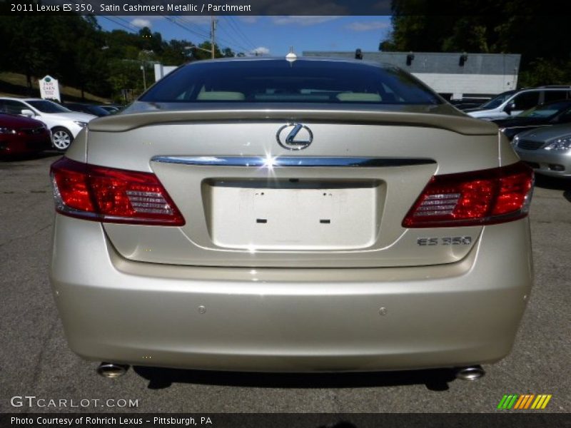 Satin Cashmere Metallic / Parchment 2011 Lexus ES 350