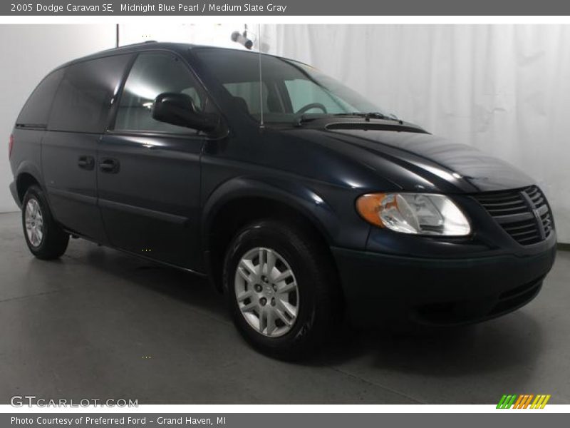 Midnight Blue Pearl / Medium Slate Gray 2005 Dodge Caravan SE