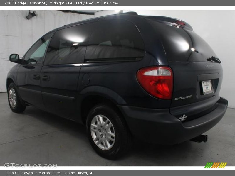 Midnight Blue Pearl / Medium Slate Gray 2005 Dodge Caravan SE