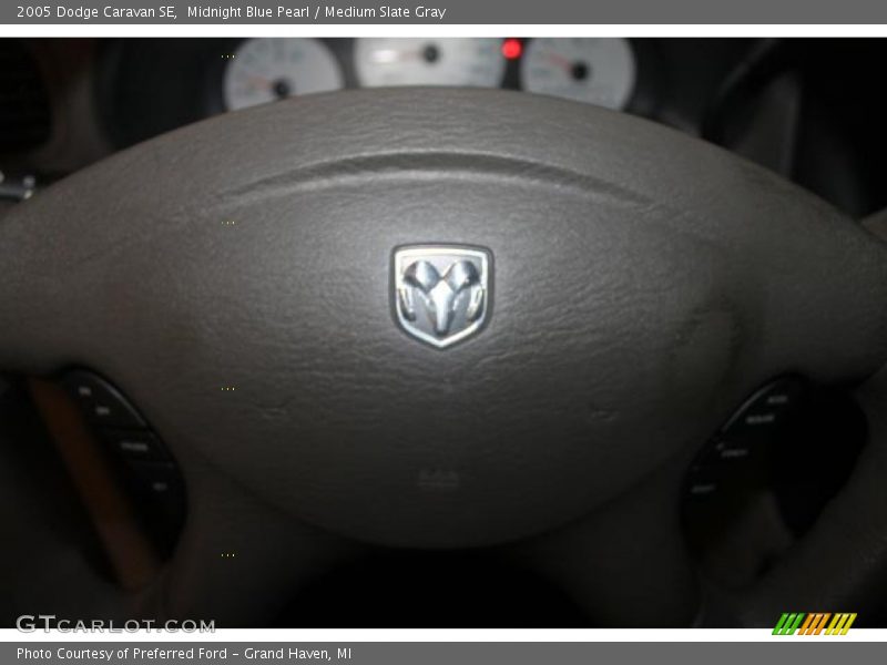Midnight Blue Pearl / Medium Slate Gray 2005 Dodge Caravan SE