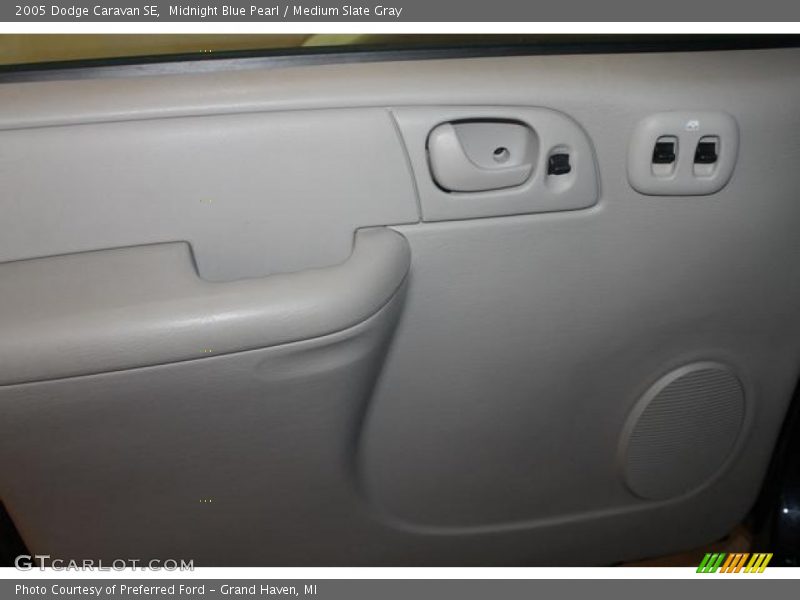 Midnight Blue Pearl / Medium Slate Gray 2005 Dodge Caravan SE