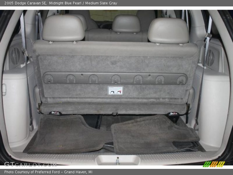 Midnight Blue Pearl / Medium Slate Gray 2005 Dodge Caravan SE