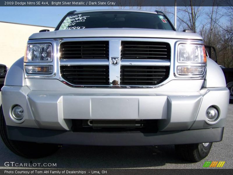 Bright Silver Metallic / Dark Slate Gray 2009 Dodge Nitro SE 4x4