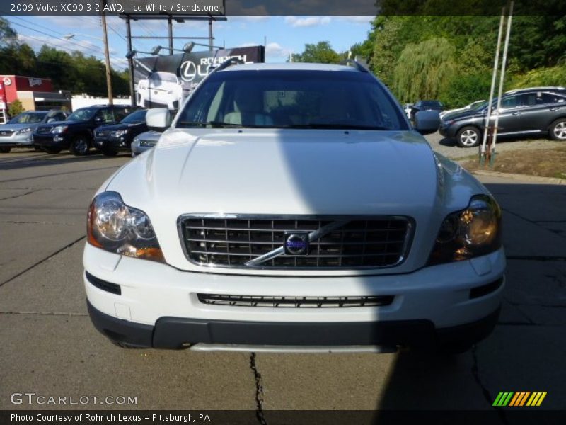 Ice White / Sandstone 2009 Volvo XC90 3.2 AWD