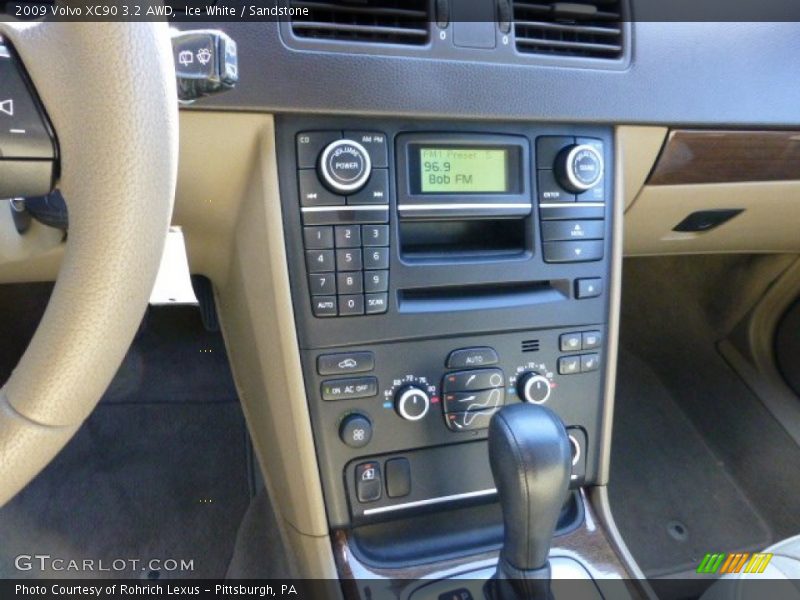 Controls of 2009 XC90 3.2 AWD