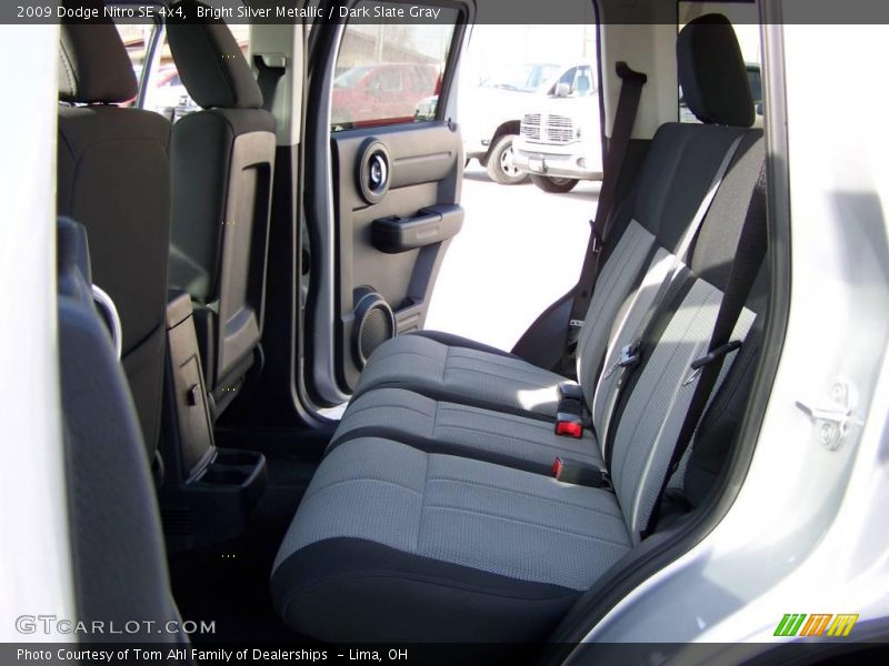 Bright Silver Metallic / Dark Slate Gray 2009 Dodge Nitro SE 4x4