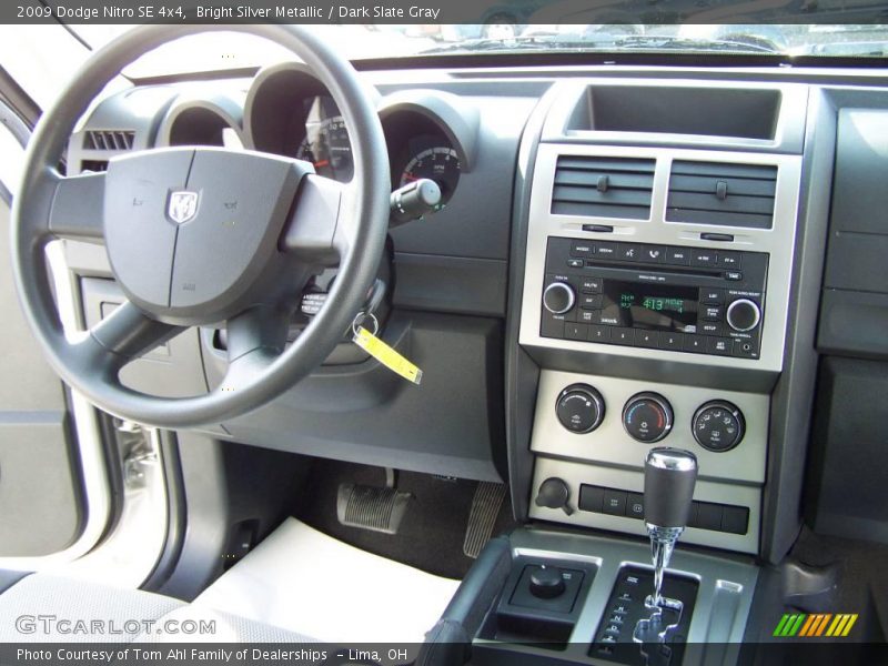 Bright Silver Metallic / Dark Slate Gray 2009 Dodge Nitro SE 4x4