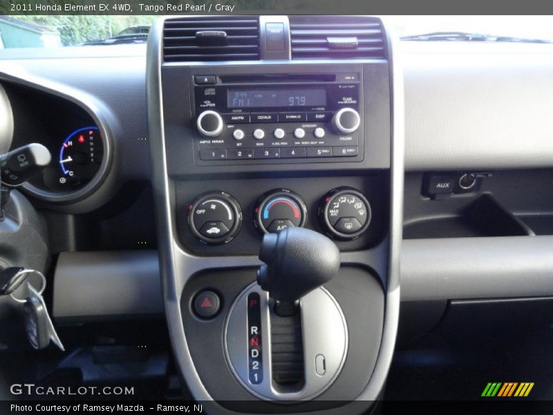 Controls of 2011 Element EX 4WD