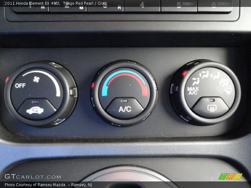Controls of 2011 Element EX 4WD