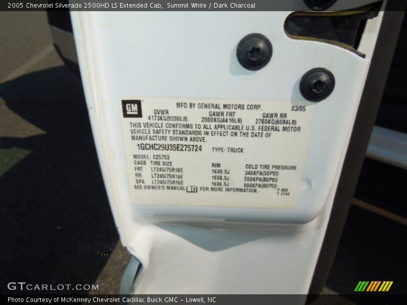 Summit White / Dark Charcoal 2005 Chevrolet Silverado 2500HD LS Extended Cab