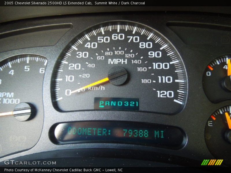 Summit White / Dark Charcoal 2005 Chevrolet Silverado 2500HD LS Extended Cab