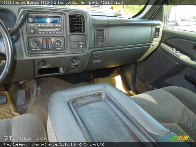 Summit White / Dark Charcoal 2005 Chevrolet Silverado 2500HD LS Extended Cab