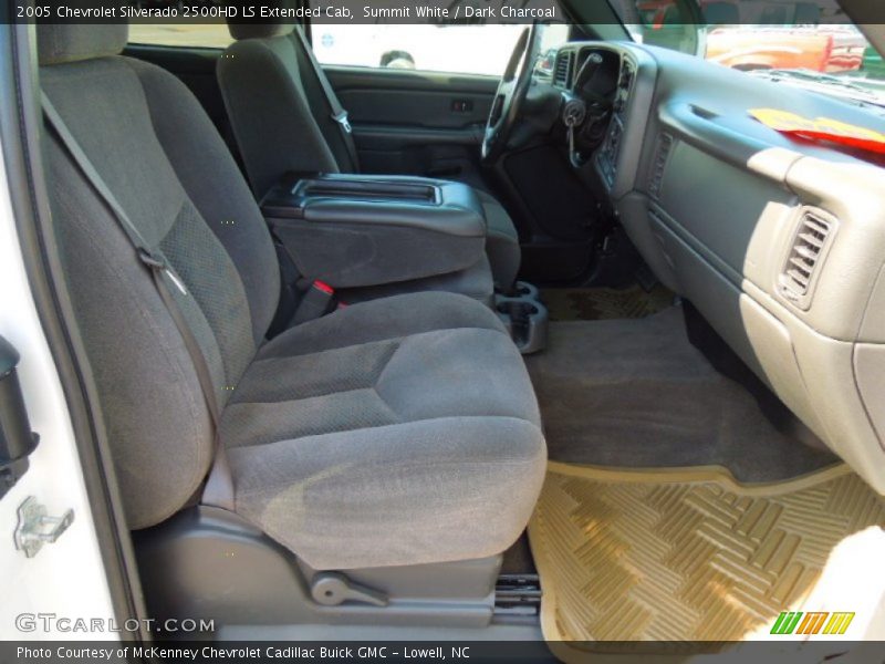 Summit White / Dark Charcoal 2005 Chevrolet Silverado 2500HD LS Extended Cab