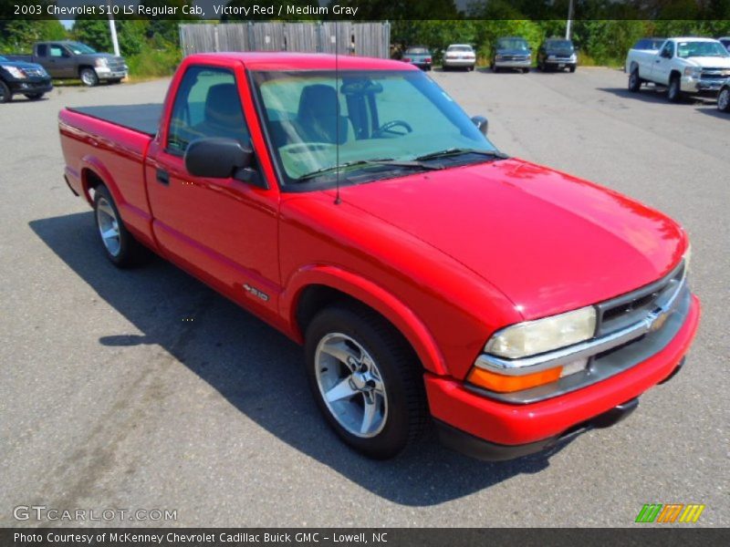 Victory Red / Medium Gray 2003 Chevrolet S10 LS Regular Cab