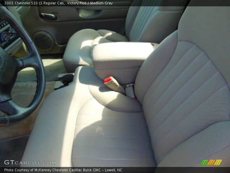 Victory Red / Medium Gray 2003 Chevrolet S10 LS Regular Cab