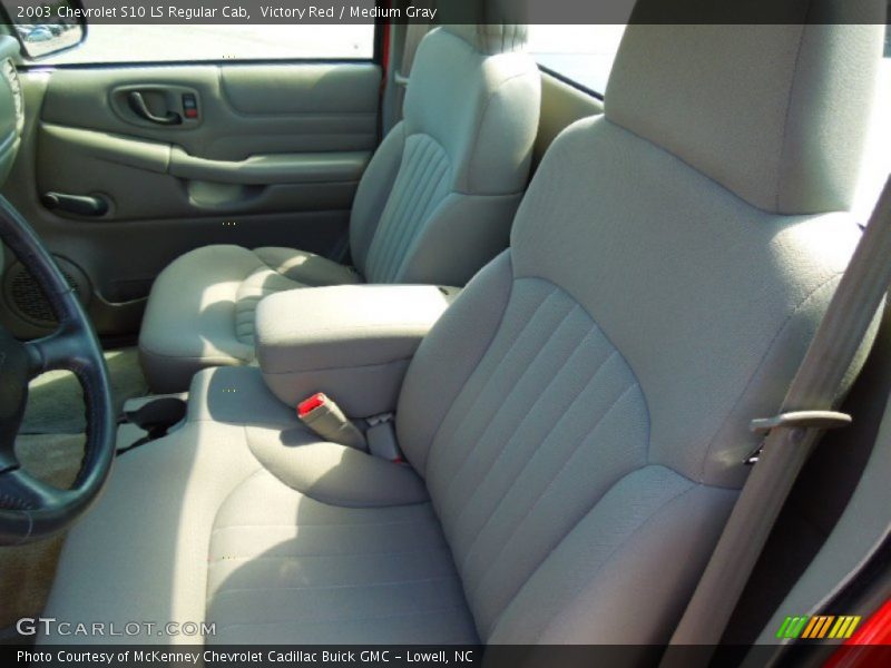 Victory Red / Medium Gray 2003 Chevrolet S10 LS Regular Cab