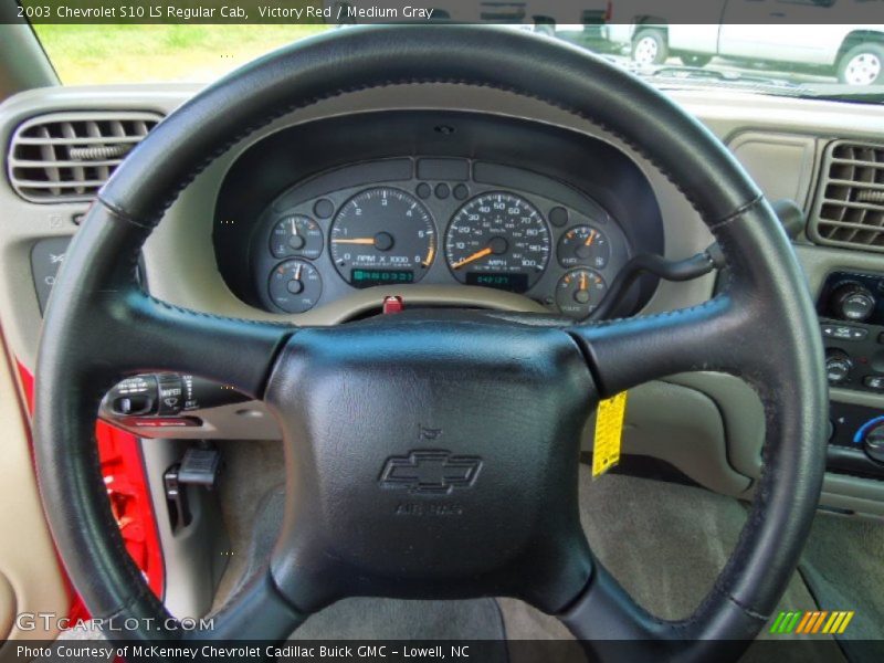 Victory Red / Medium Gray 2003 Chevrolet S10 LS Regular Cab