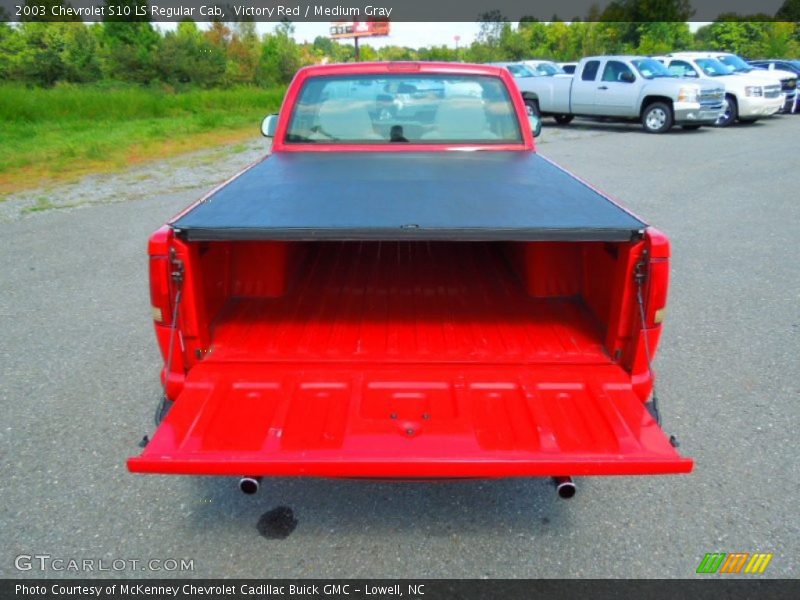 Victory Red / Medium Gray 2003 Chevrolet S10 LS Regular Cab