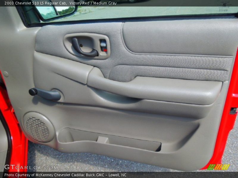 Victory Red / Medium Gray 2003 Chevrolet S10 LS Regular Cab