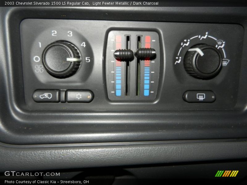 Controls of 2003 Silverado 1500 LS Regular Cab
